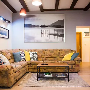 Luxurious With Private Garden Apartamento